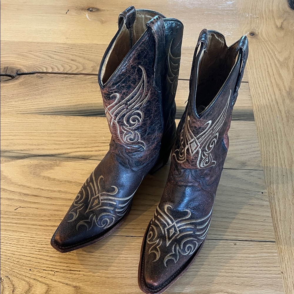 Circle G Butterfly Embroidered Cowboy Boots, Size 10